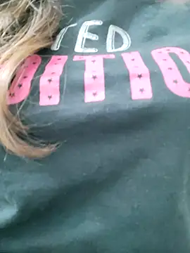 Snapshot of Kayna_Rawat chatting on 10.31.25 Kayna Rawat online show from 10.31.25