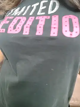 Snapshot of Kayna_Rawat chatting on 11.11.25 Kayna Rawat online show from 11.11.25