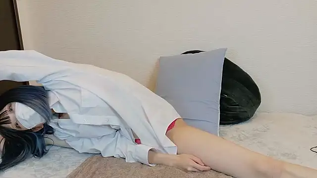 sarina at online show from 11.22.25