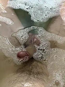 Snapshot of puderes2 chatting on 10.29.25 puderes2 online show from 10.29.25