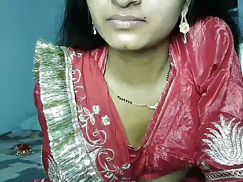 Snapshot of ROSE_GOLDE chatting on 06.14.26 ROSE GOLDE online show from 06.14.26