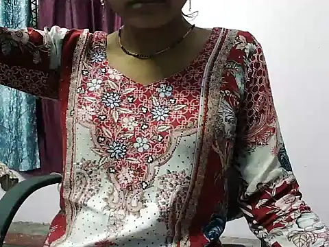 Snapshot of ROSE_GOLDE chatting on 07.18.26 ROSE GOLDE online show from 07.18.26