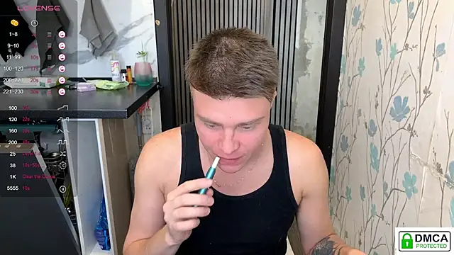 Snapshot of holy_eggs_02 chatting on 09.18.25 holy eggs 02 online show from 09.18.25