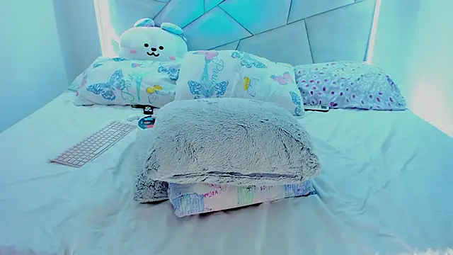 Sweeetcurvyx online show from 10.15.25