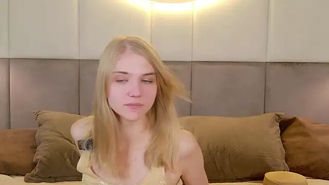 4example Chloe online show from 07.16.26
