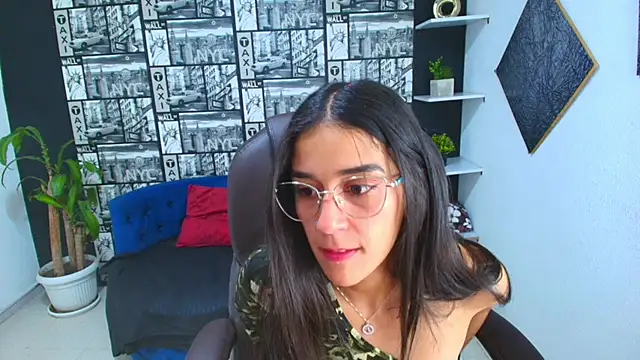 DanielaMonroe online show from 10.11.25