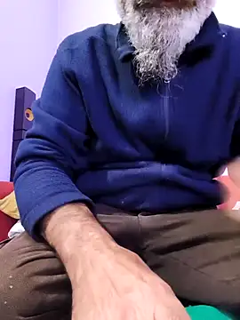 Snapshot of Sp71 chatting on 11.04.25 Sp71 online show from 11.04.25