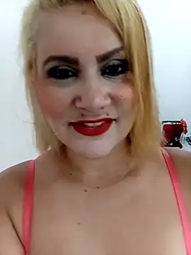 Snapshot of flavinhasensual chatting on 10.21.25 flavinhasensual online show from 10.21.25