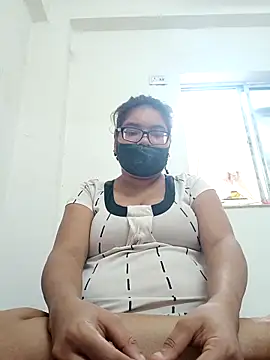 Snapshot of Elie_couple143 chatting on 10.03.25 Elie couple143 online show from 10.03.25