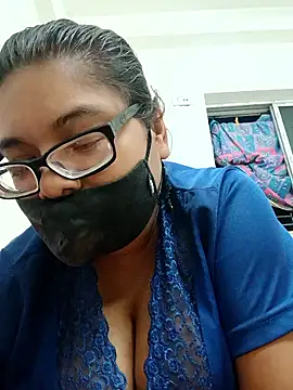 Snapshot of Elie_couple143 chatting on 11.01.25 Elie couple143 online show from 11.01.25