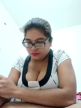 Snapshot of Elie_couple143 chatting on 11.16.25 Elie couple143 online show from 11.16.25