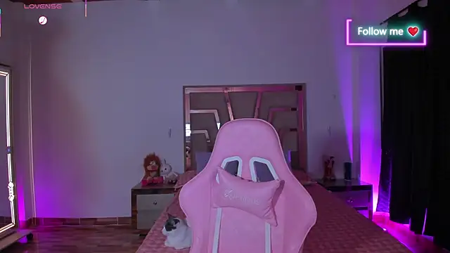 lunaarose online show from 04.14.26