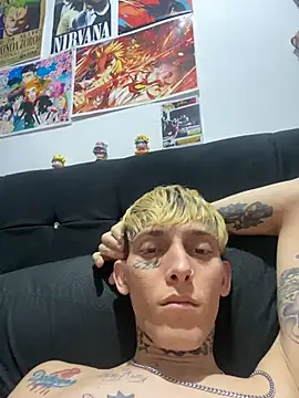 Snapshot of KinkyLatinCock chatting on 11.04.25 KinkyLatinCock online show from 11.04.25