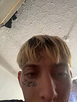 Snapshot of KinkyLatinCock chatting on 11.07.25 KinkyLatinCock online show from 11.07.25