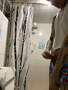 Snapshot of KinkyLatinCock chatting on 11.16.25 KinkyLatinCock online show from 11.16.25