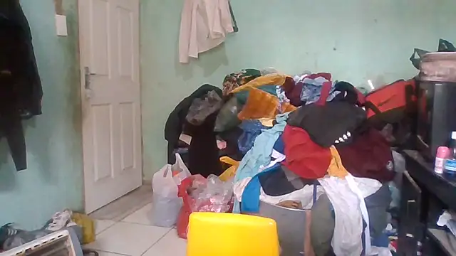 Snapshot of Nicky52 chatting on 10.11.25 Nicky52 online show from 10.11.25