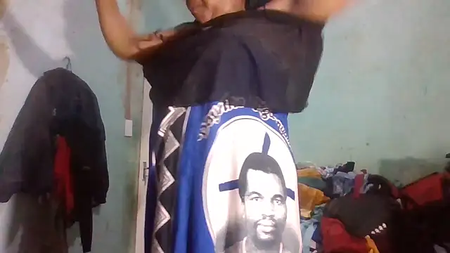 Snapshot of Nicky52 chatting on 10.11.25 Nicky52 online show from 10.11.25