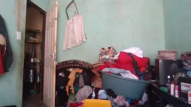 Snapshot of Nicky52 chatting on 10.23.25 Nicky52 online show from 10.23.25