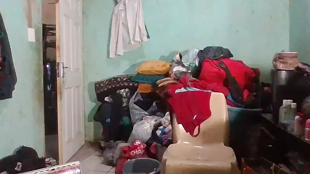 Snapshot of Nicky52 chatting on 10.29.25 Nicky52 online show from 10.29.25