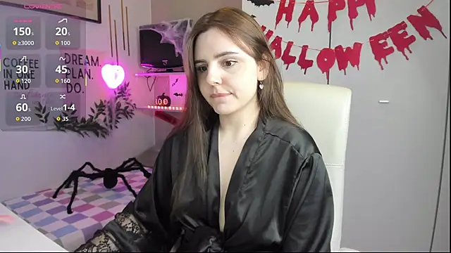 LiaWoow online show from 10.29.25