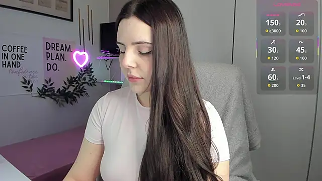 LiaWoow online show from 12.19.25