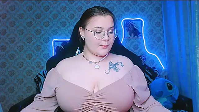 Snapshot of InLoveWithLife26 chatting on 09.15.25 InLoveWithLife26 online show from 09.15.25