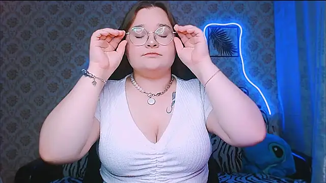 Snapshot of InLoveWithLife26 chatting on 09.23.25 InLoveWithLife26 online show from 09.23.25