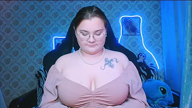 Snapshot of InLoveWithLife26 chatting on 09.24.25 InLoveWithLife26 online show from 09.24.25