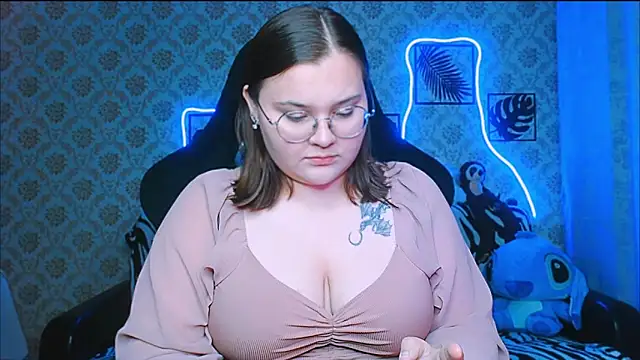 Snapshot of InLoveWithLife26 chatting on 10.05.25 InLoveWithLife26 online show from 10.05.25