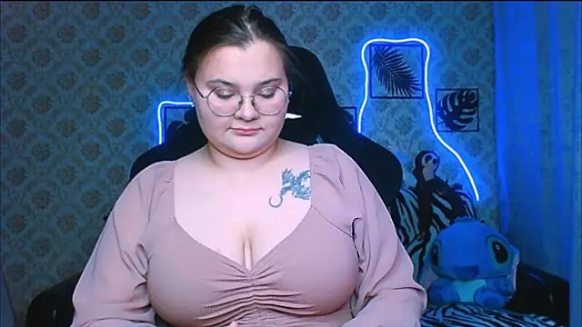 Snapshot of InLoveWithLife26 chatting on 10.10.25 InLoveWithLife26 online show from 10.10.25