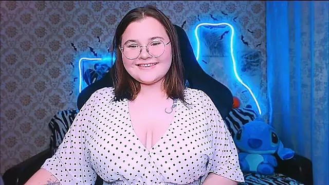 Snapshot of InLoveWithLife26 chatting on 10.26.25 InLoveWithLife26 online show from 10.26.25