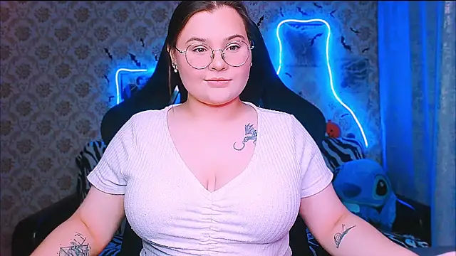 Snapshot of InLoveWithLife26 chatting on 10.30.25 InLoveWithLife26 online show from 10.30.25