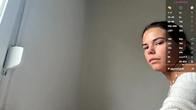 Snapshot of MaydaCornwall chatting on 10.12.25 MaydaCornwall online show from 10.12.25