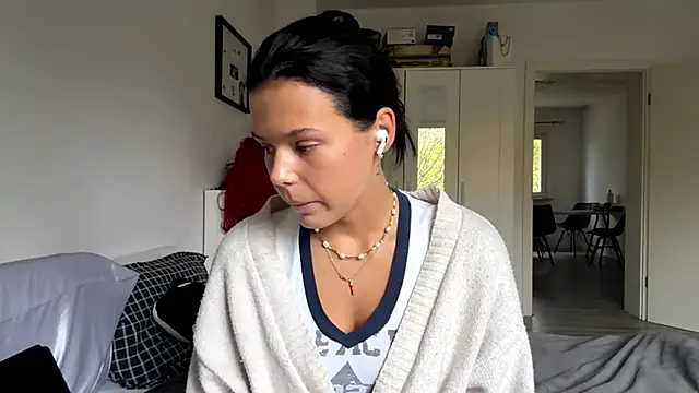 Snapshot of MaydaCornwall chatting on 10.25.25 MaydaCornwall online show from 10.25.25