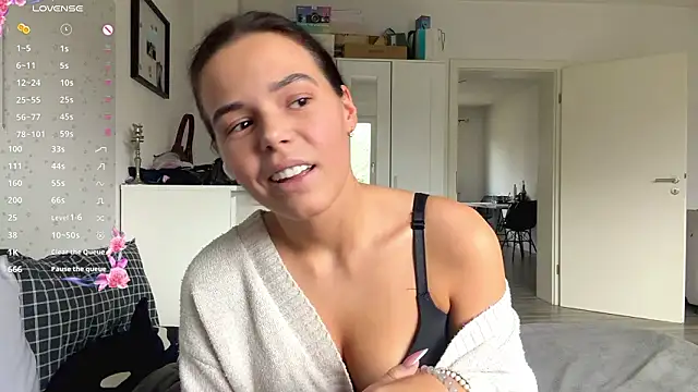 MaydaCornwall online show from 02.10.26