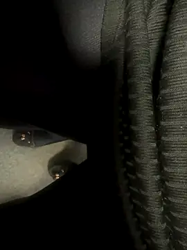 Snapshot of HiddenHoneyLDN chatting on 09.25.25 HiddenHoneyLDN online show from 09.25.25