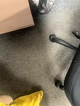 Snapshot of HiddenHoneyLDN chatting on 10.23.25 HiddenHoneyLDN online show from 10.23.25