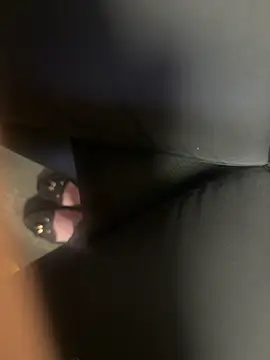 Snapshot of HiddenHoneyLDN chatting on 10.27.25 HiddenHoneyLDN online show from 10.27.25