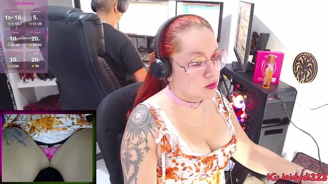 leidydi223 online show from 10.15.25