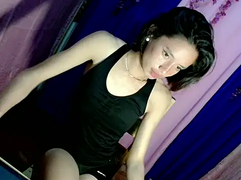 Snapshot of cyd_twink chatting on 10.10.25 cyd twink online show from 10.10.25