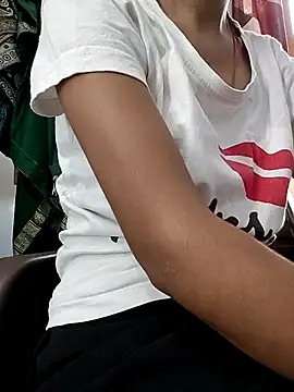 Snapshot of Ruhi_07 chatting on 09.25.25 Ruhi 07 online show from 09.25.25