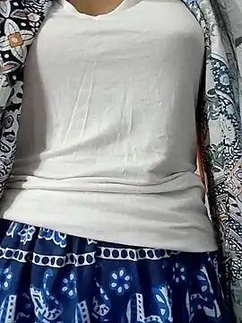 Snapshot of Ruhi_07 chatting on 10.23.25 Ruhi 07 online show from 10.23.25