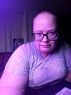 Snapshot of LillyWilly chatting on 09.23.25 LillyWilly online show from 09.23.25