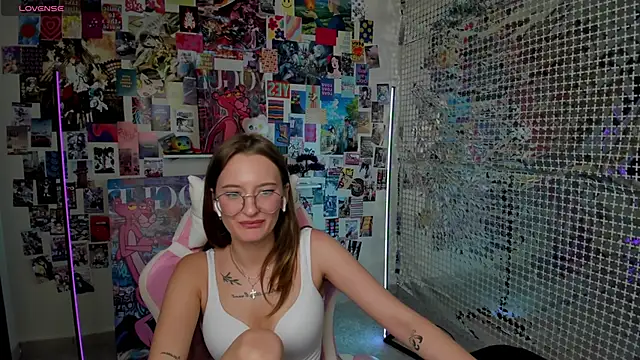 Maryyy May online show from 09.08.25