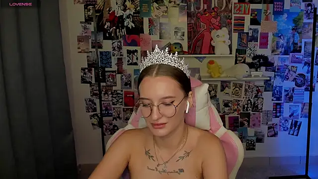 Maryyy May online show from 09.18.25