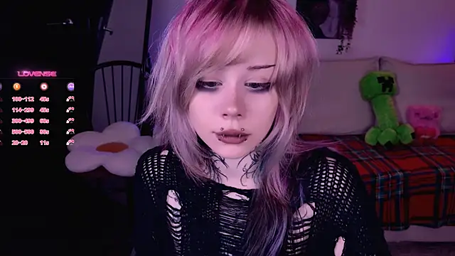 Lollyshy online show from 11.28.25