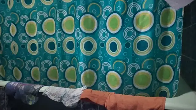 Rosea Champagne online show from 10.03.25