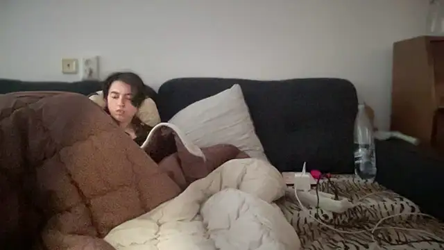 Rosea Champagne online show from 10.17.25