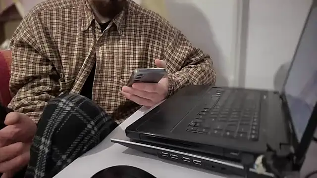 Rosea Champagne online show from 10.29.25