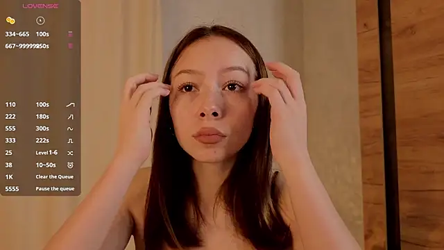 Snapshot of BlushinBloom chatting on 10.03.25 BlushinBloom online show from 10.03.25